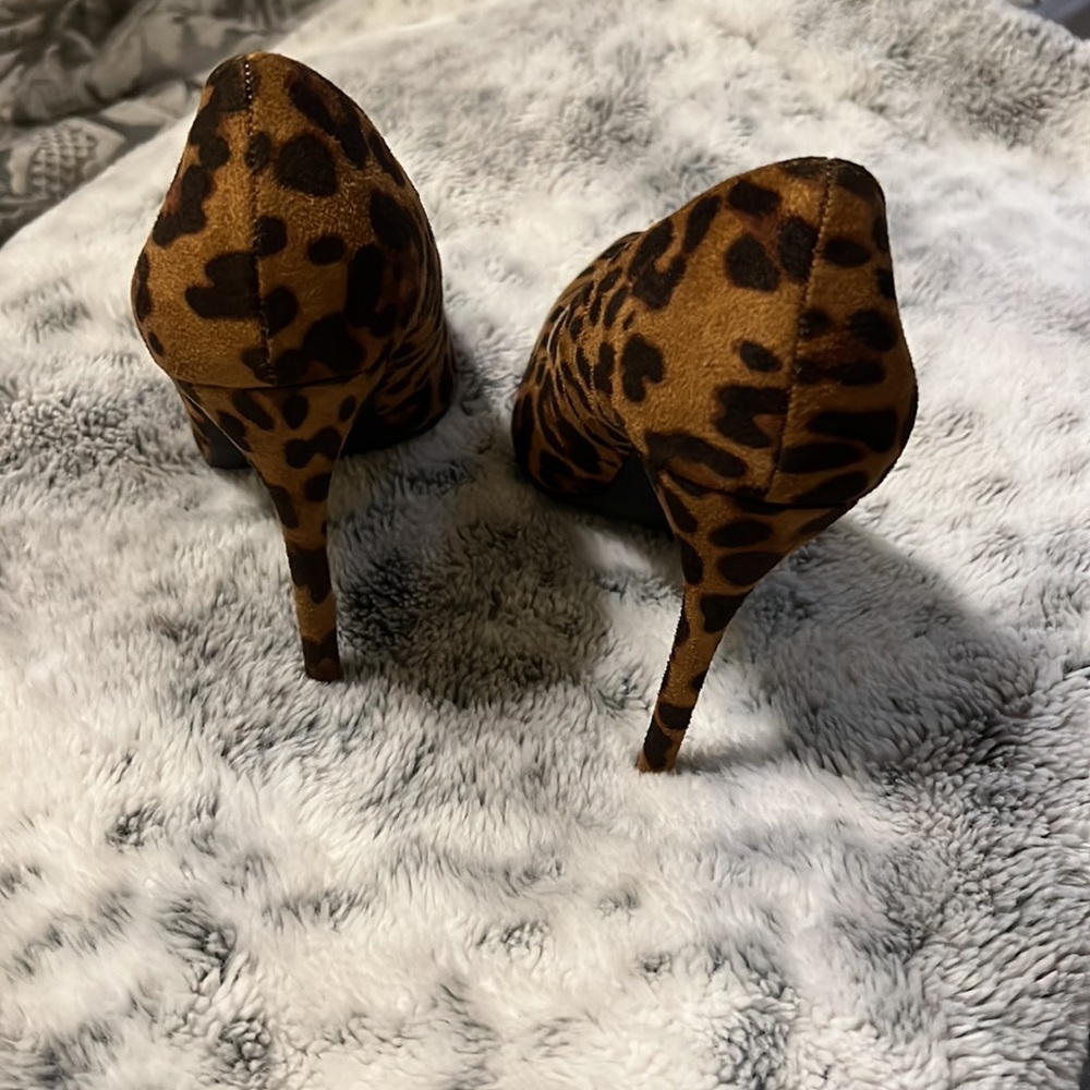 Cheetah print heels - Picture 4 of 4